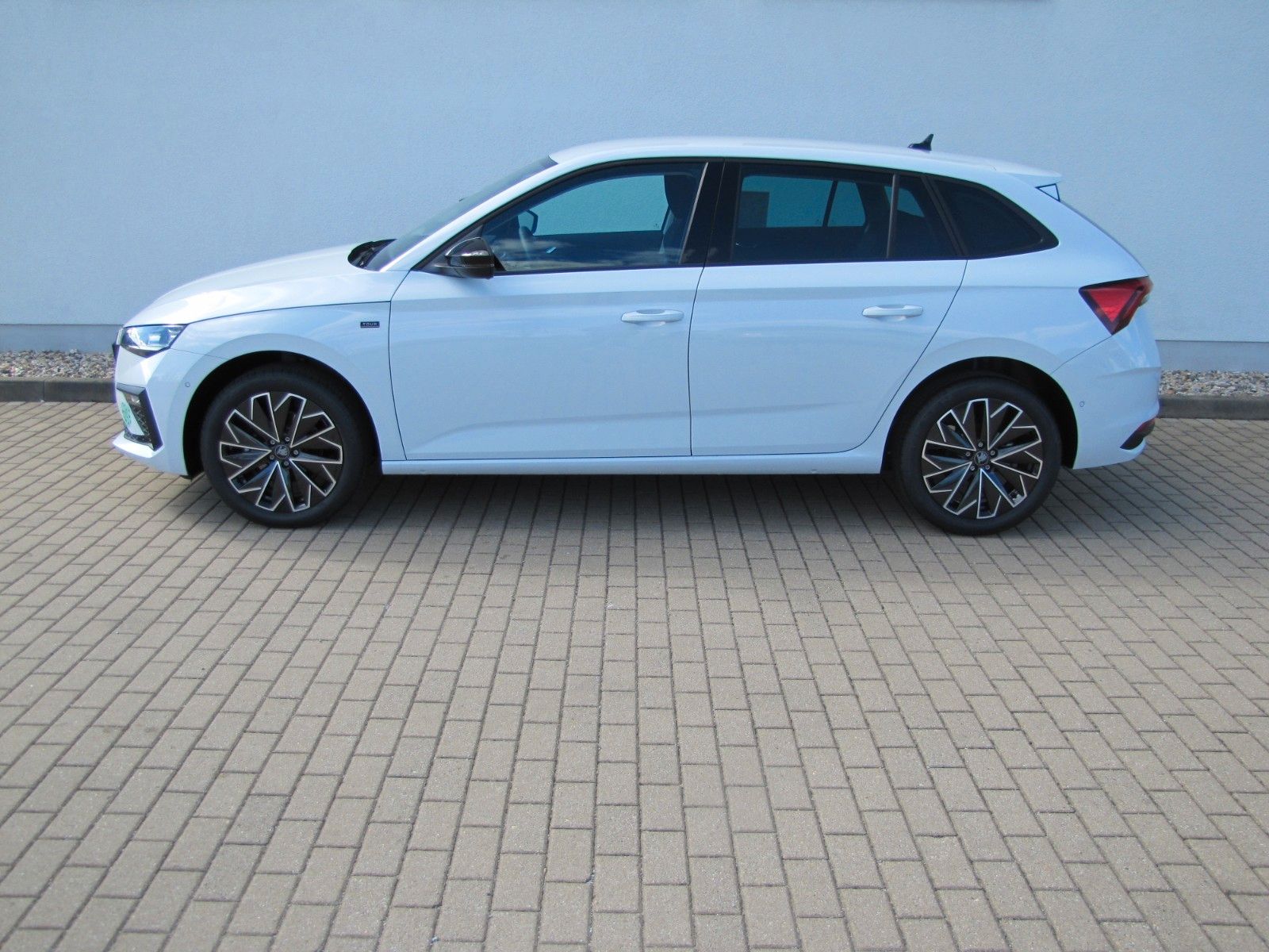 Fahrzeugabbildung SKODA Scala Tour 1.5l TSI 150PS