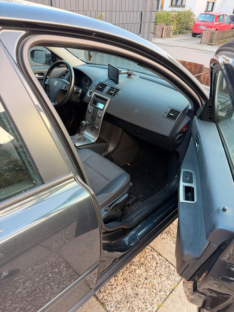 Volvo V50 2009 — engine 136 HP (100kW)