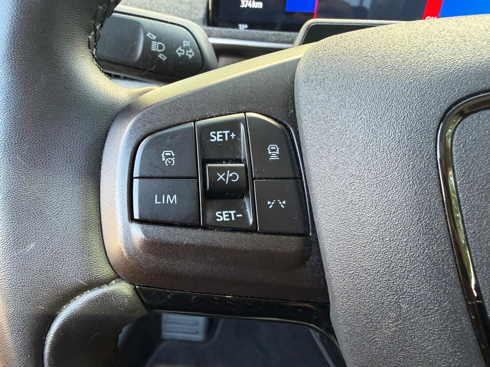 Fahrzeugabbildung Ford Mustang Mach-E >PANO+MEMO+LED+NAVI+SHZ+360°+ACC+