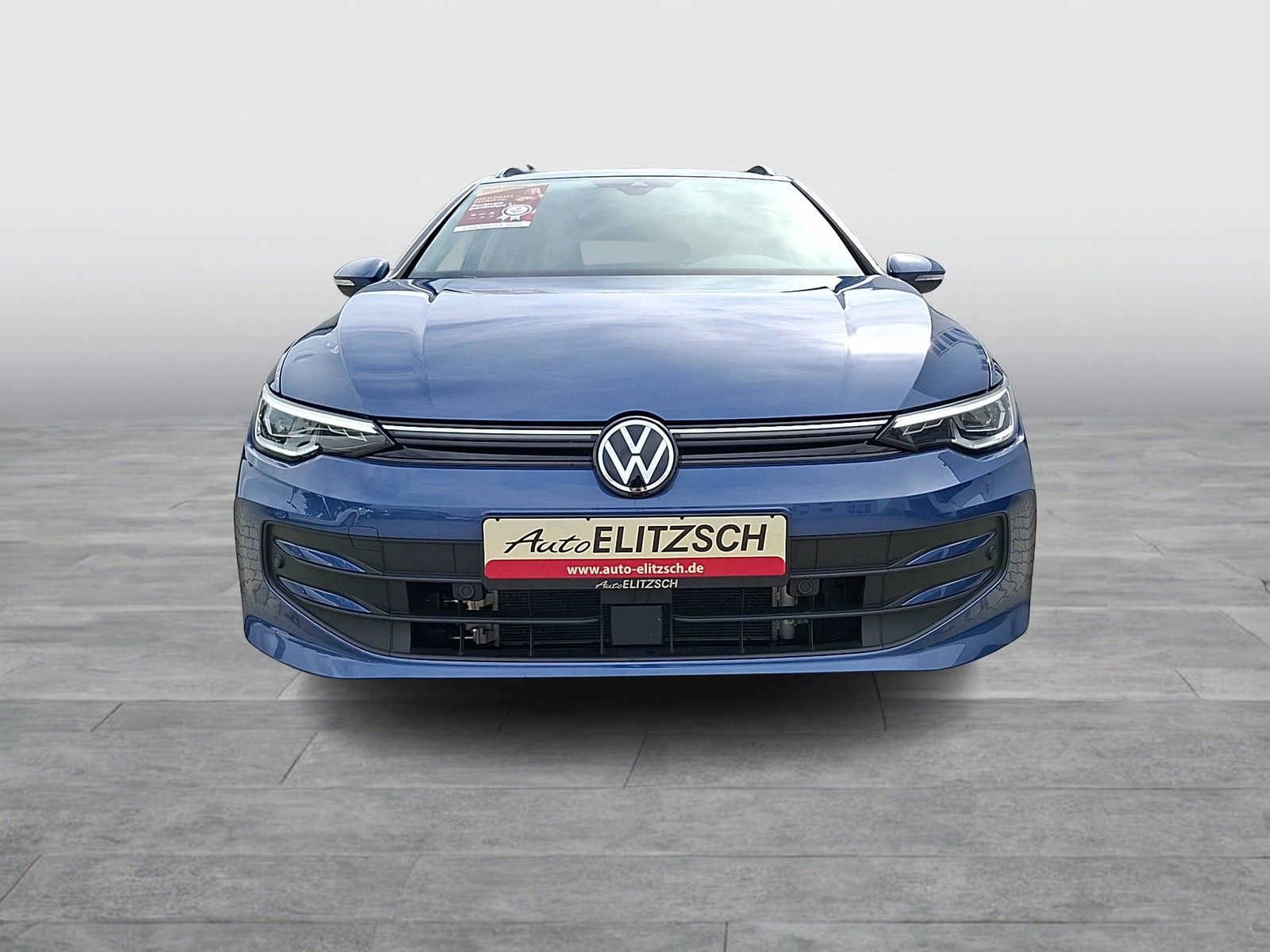 Fahrzeugabbildung Volkswagen Golf VIII Variant TSI  LED AHK ACC PDC AID SH LM