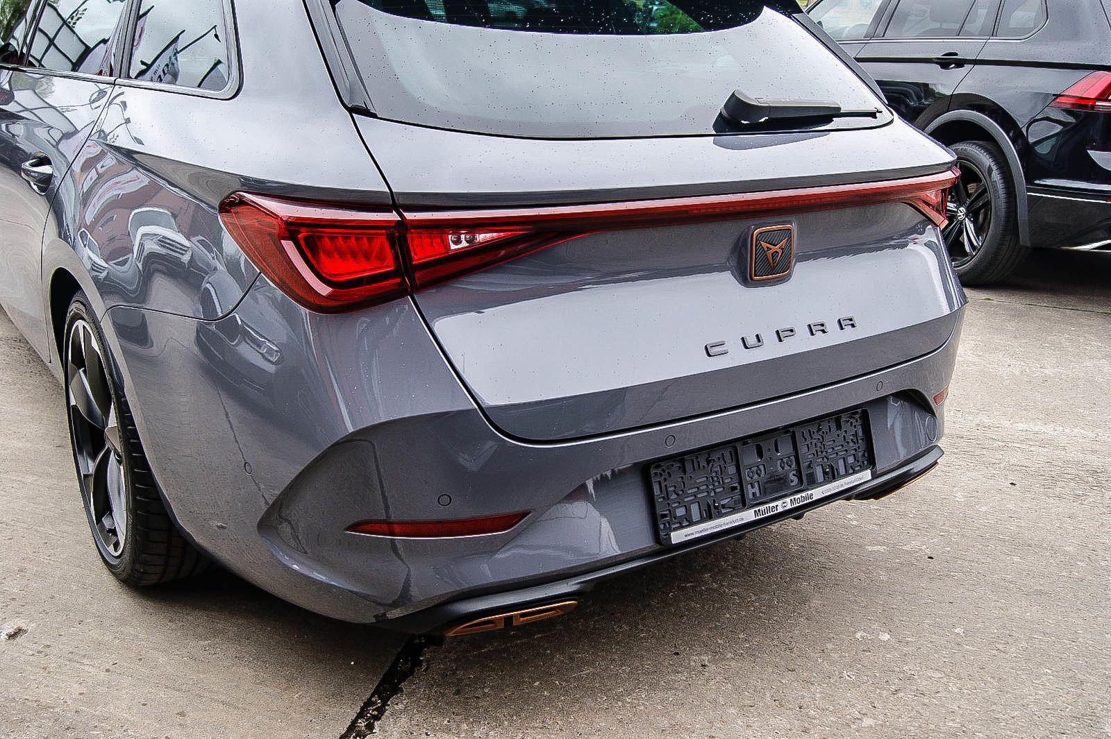 Fahrzeugabbildung CUPRA Leon Sportstourer e-Hybrid PANORAMA CARPLAY ACC