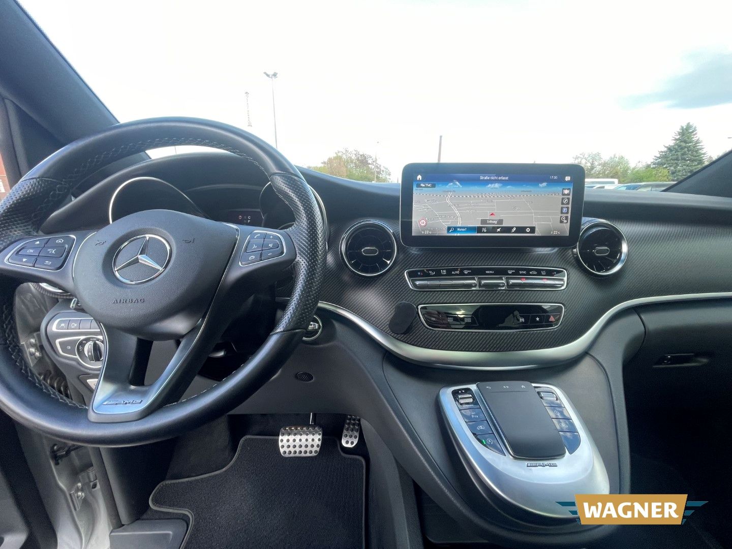 Fahrzeugabbildung Mercedes-Benz V 250 d AVANTGARDE AMG EDITION lang Night Paket