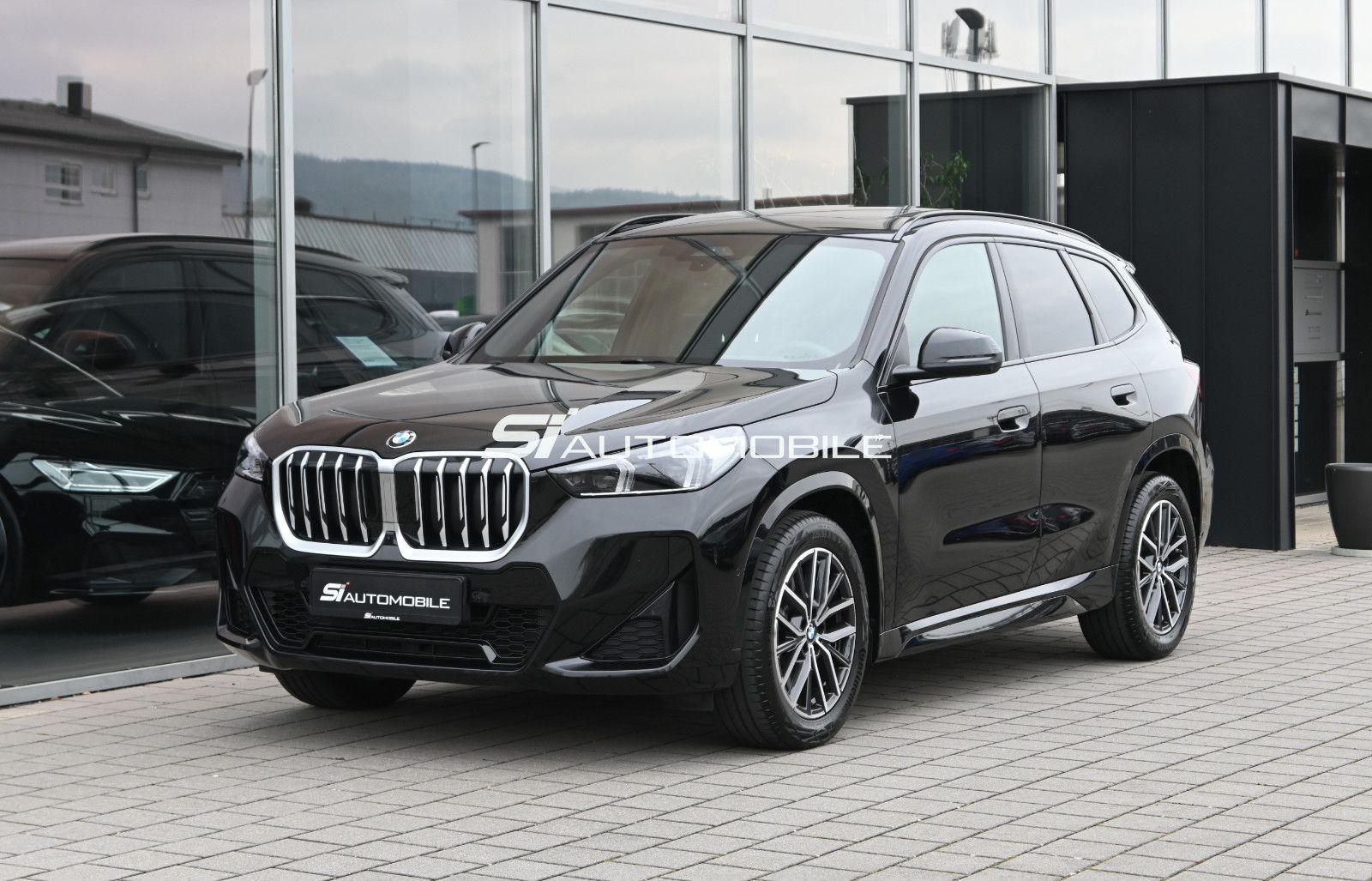 Fahrzeugabbildung BMW X1 xDr.23d M SPORT °ACC°AHK°HARMAN°HUD°MEMO°PANO