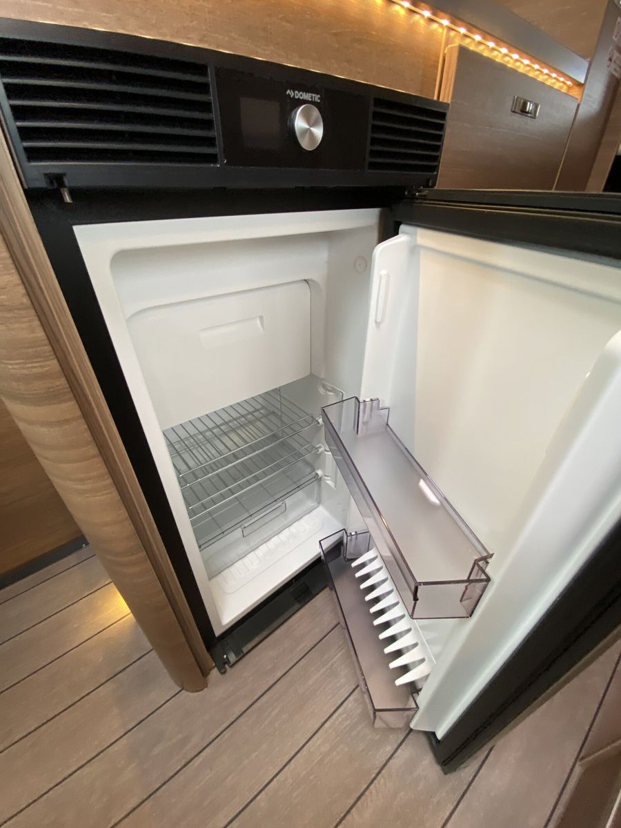 Fahrzeugabbildung Knaus BoxLife 600 ME Heckhubbett, Lithium, Easy Space