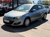 Opel Astra J Lim. 5-trg. Selection *1Hand,Scheckheft* - Opel Astra: Selection