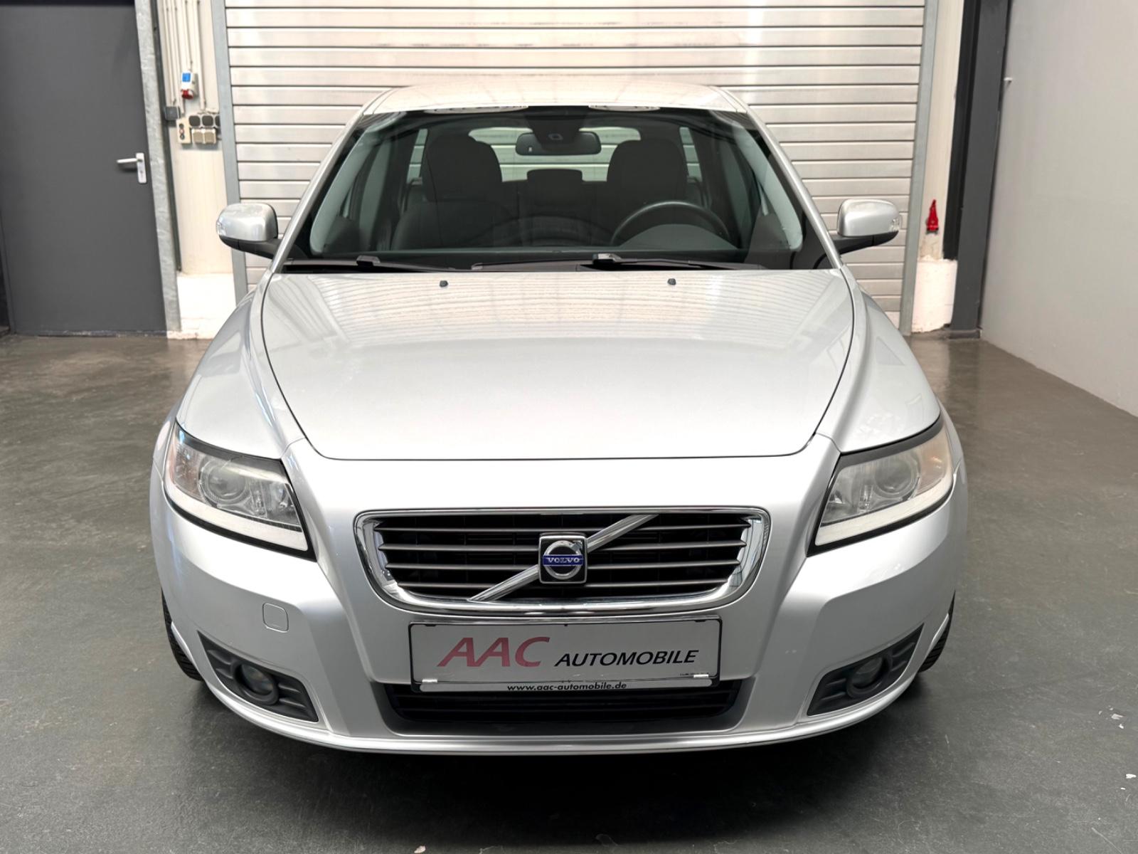 Volvo V50 Kombi 2.0 D DPF Momentum/1.Hand/wenig KM