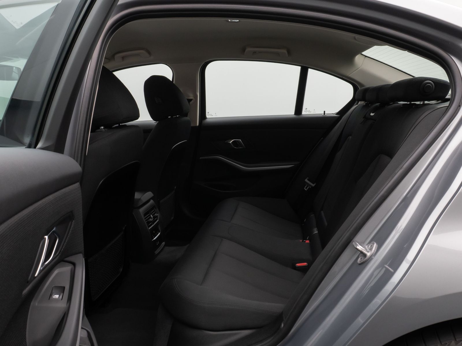 Fahrzeugabbildung BMW 320e DAB HUD Komfort LED Sport Stop&Go 17Zoll