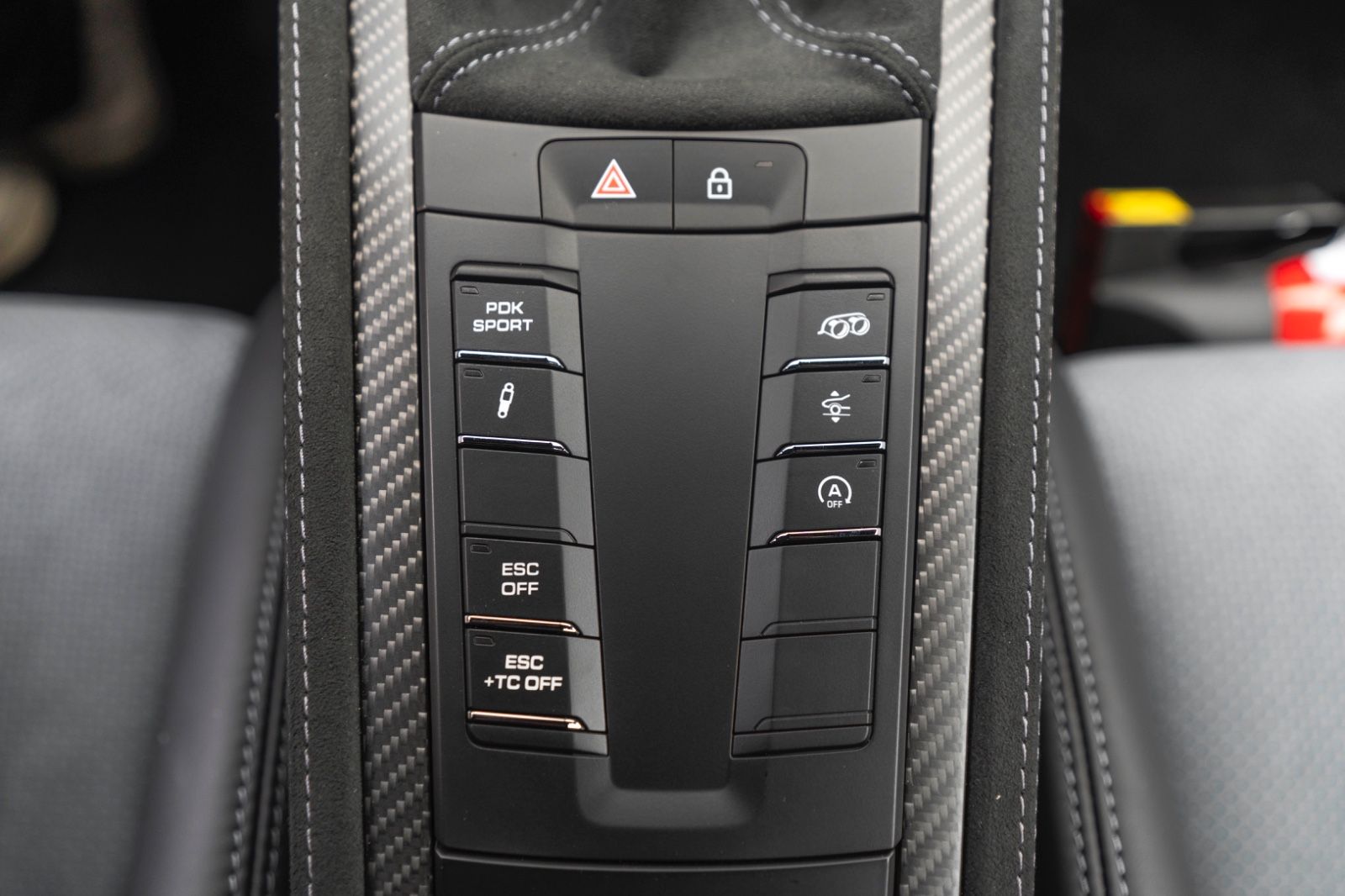 Fahrzeugabbildung Porsche Cayman GT4 RS WEISSACH LIFT BOSE PCCB MAGNESIUM