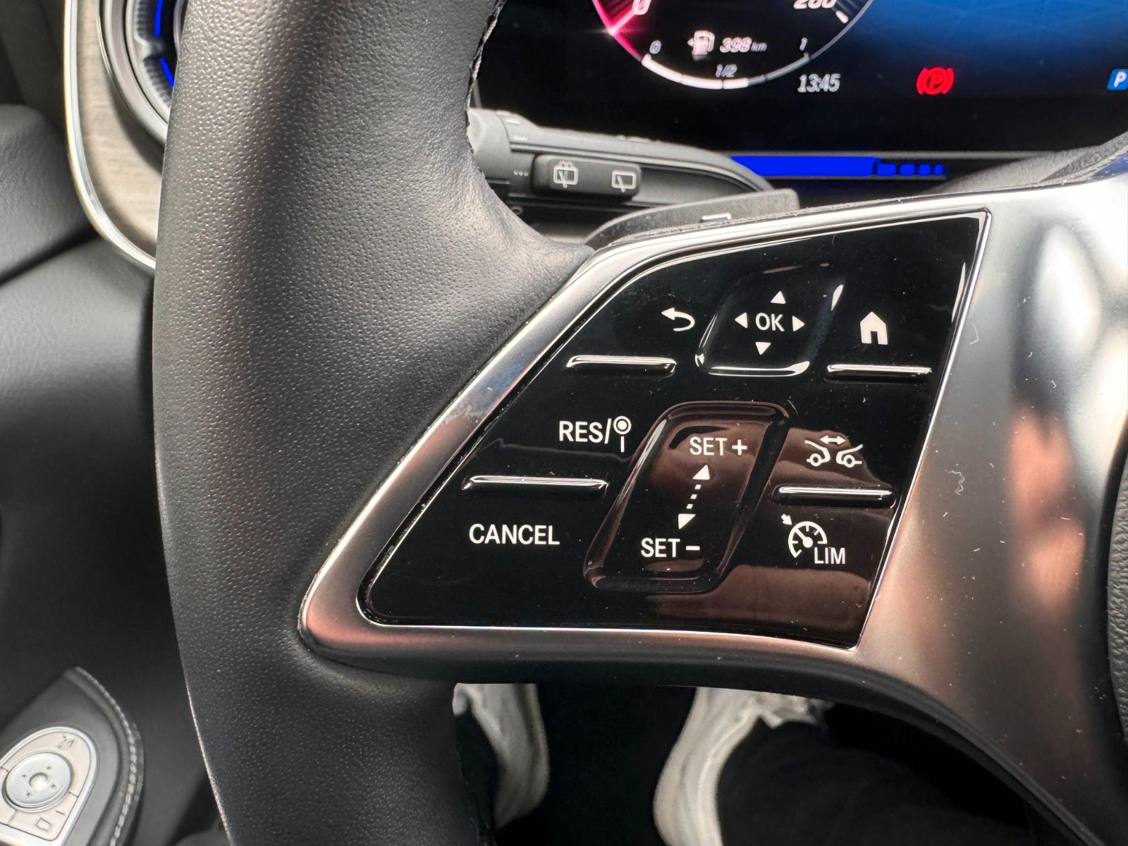 Fahrzeugabbildung Mercedes-Benz V 300 d AVA DISTRONIC AHK Standheiz Sound