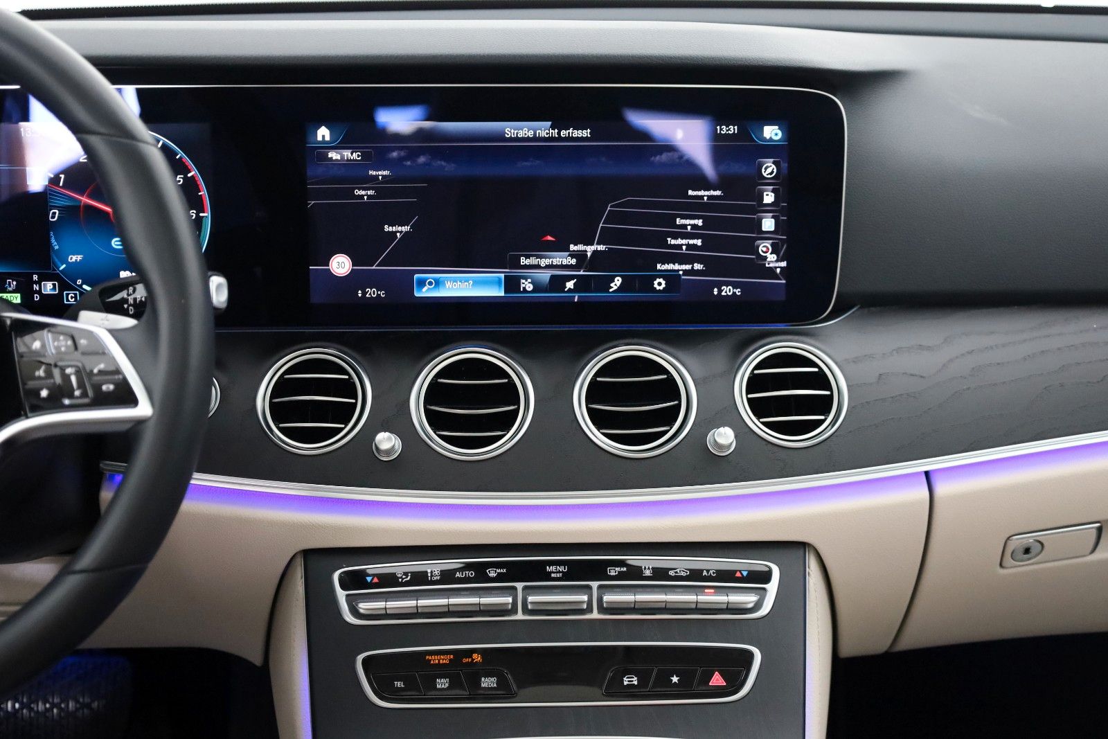 Fahrzeugabbildung Mercedes-Benz E 300de 4M T Avantgarde Leder,Navi,LED,PanoDach