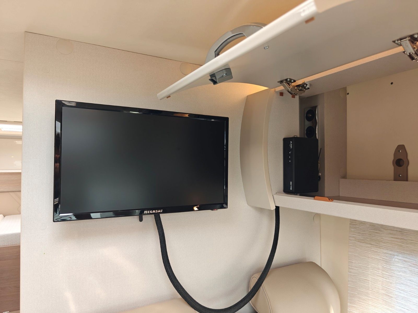 Fahrzeugabbildung Bürstner Nexxo Van T 620 G - SAT, TV, Navi, Einzelbetten