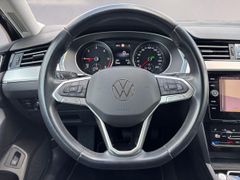 Fahrzeugabbildung Volkswagen Passat Var. 2.0TDI DSG Elegance AHK MATRIX ACC