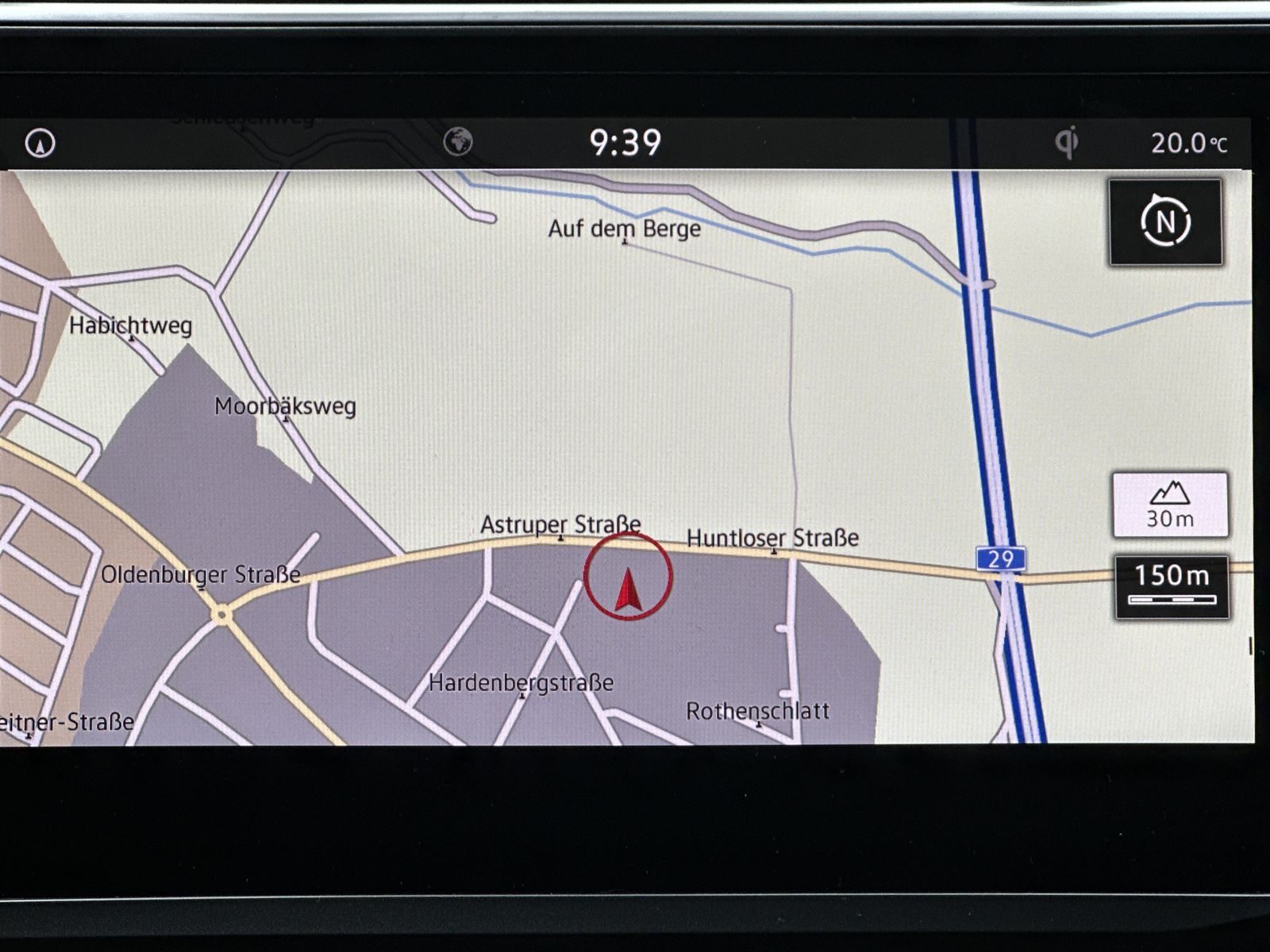 Fahrzeugabbildung Volkswagen Tiguan 2.0 TDI DSG IQ.DRIVE NAV+LED+AHK+HUD+KAM