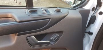 Fahrzeugabbildung Ford Transit Custom Kombi 340 L1 Trend