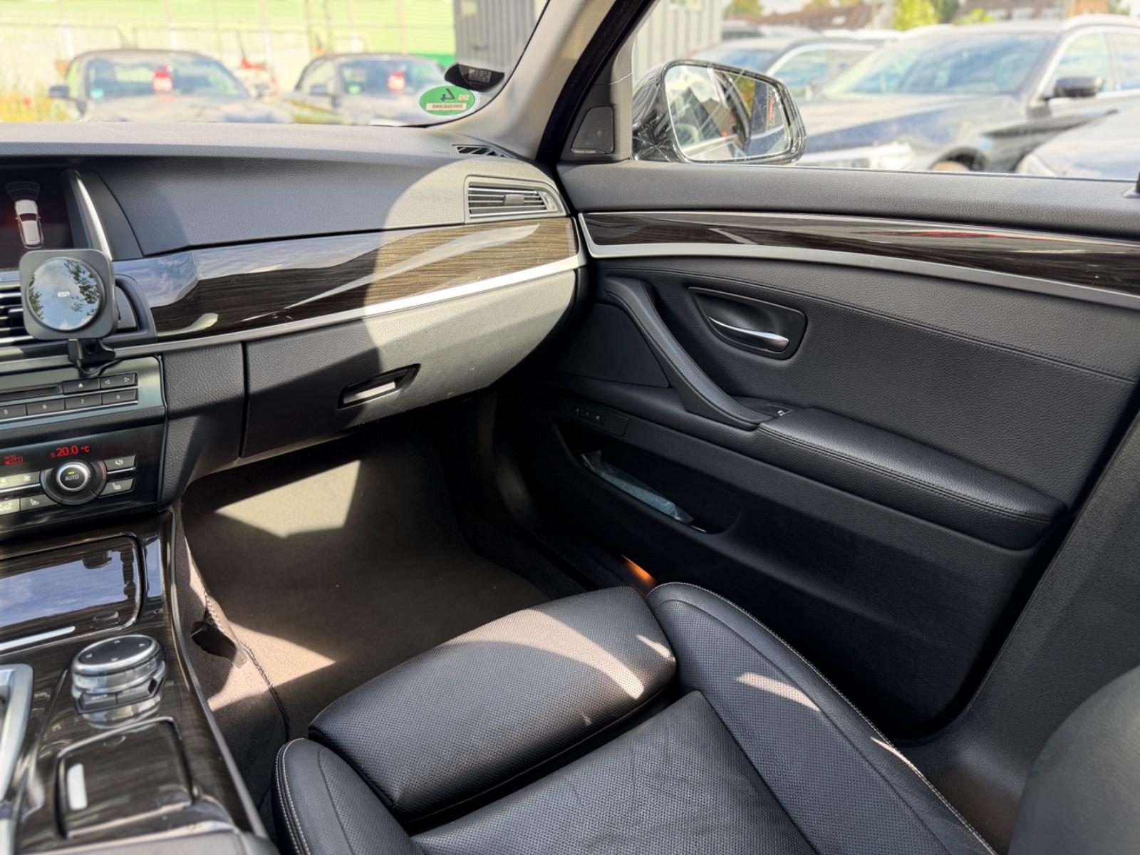 BMW 530 xDrive* H&K*HUD*PANO*LEDER*ACC*AHK*XENON*LED