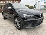 Volkswagen Tiguan Allspace Highline 4Motion - gebrauchte VW Tiguan Allspace aus dem Jahr 2017