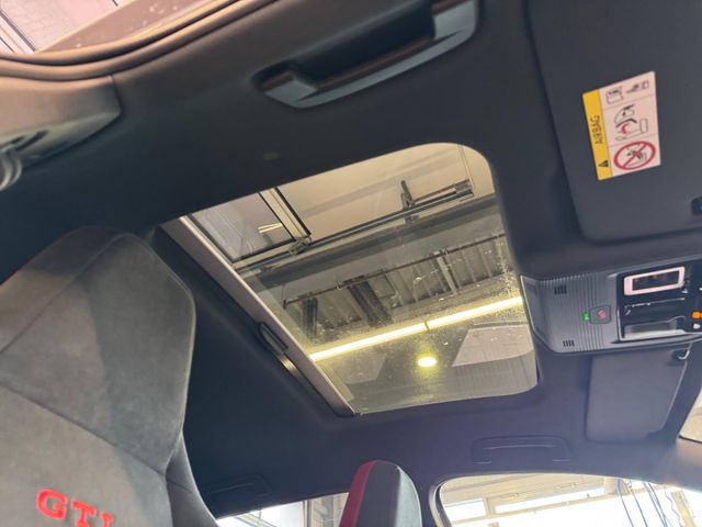 Golf GTI 2.0 TSI VIII Clubsport Panorama Akrapov