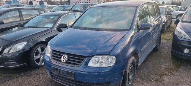 Volkswagen Touran 1.6 FSI Basis