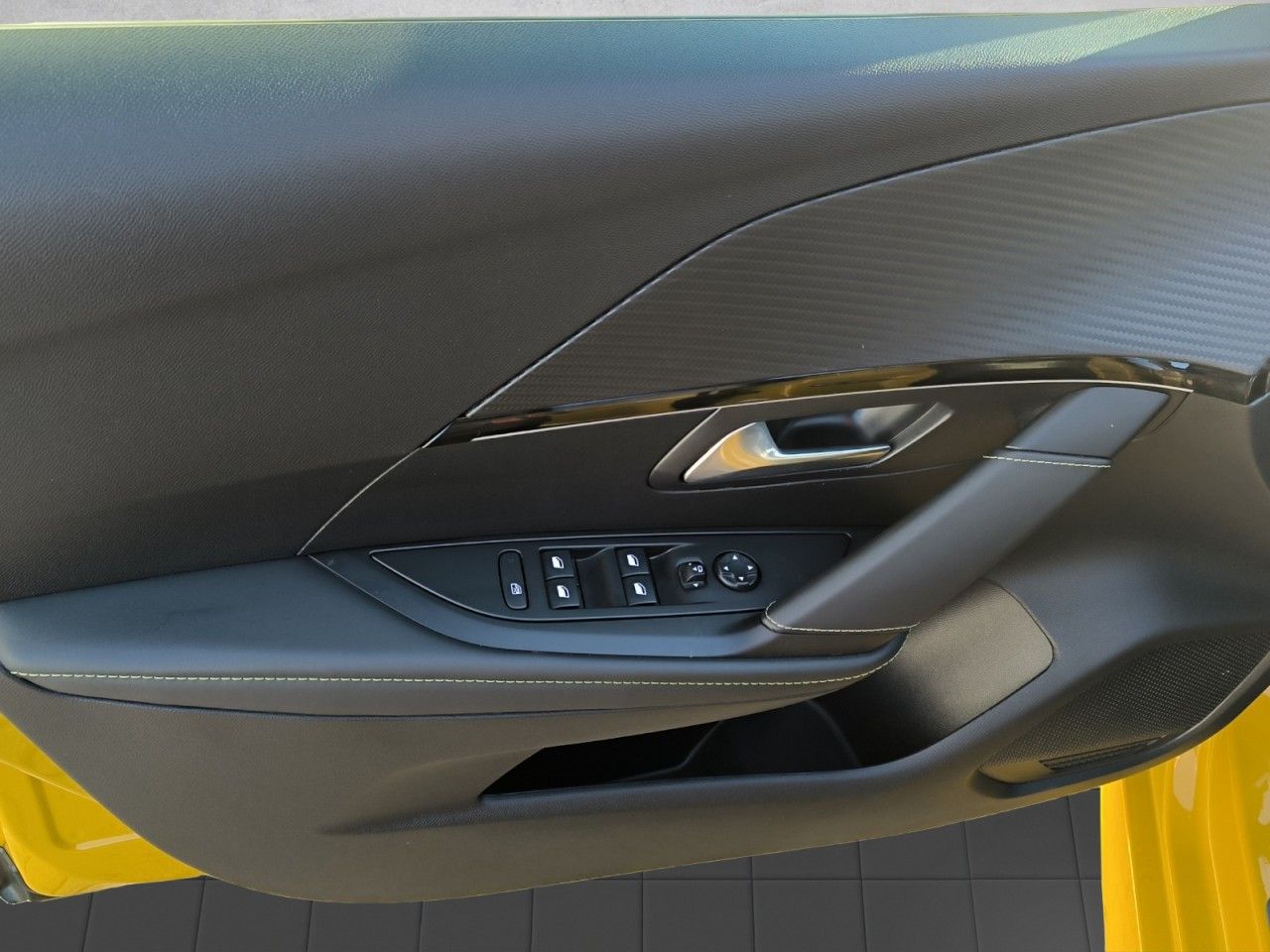 Fahrzeugabbildung Peugeot 208 e- GT