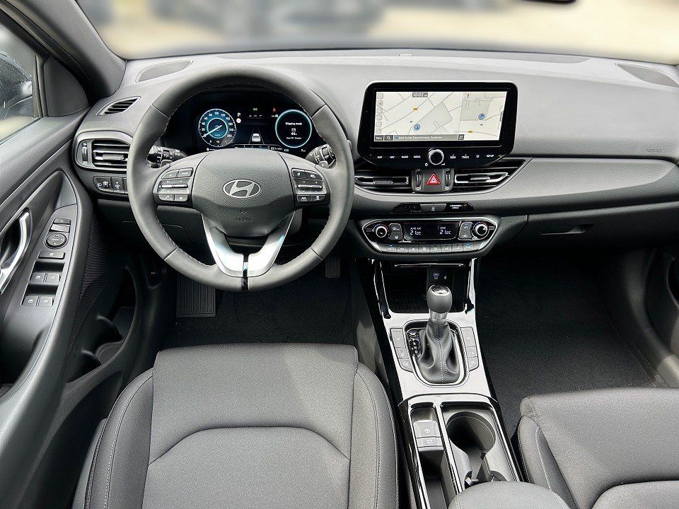Fahrzeugabbildung Hyundai i30 MY25 1.5T 48V 7DCT ADVANTAGE PLUS-P KEYLESS+