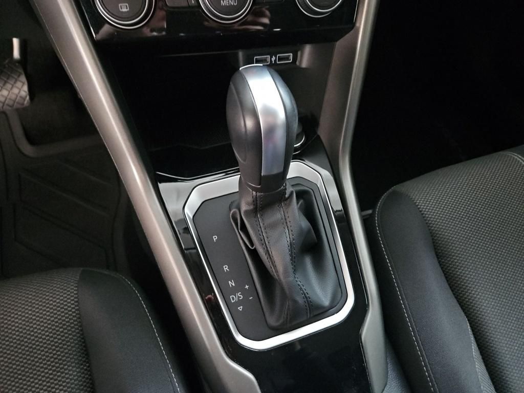 Fahrzeugabbildung Volkswagen T-Roc 1.5 TSI ACT Style ACC LED Navi Winterpaket