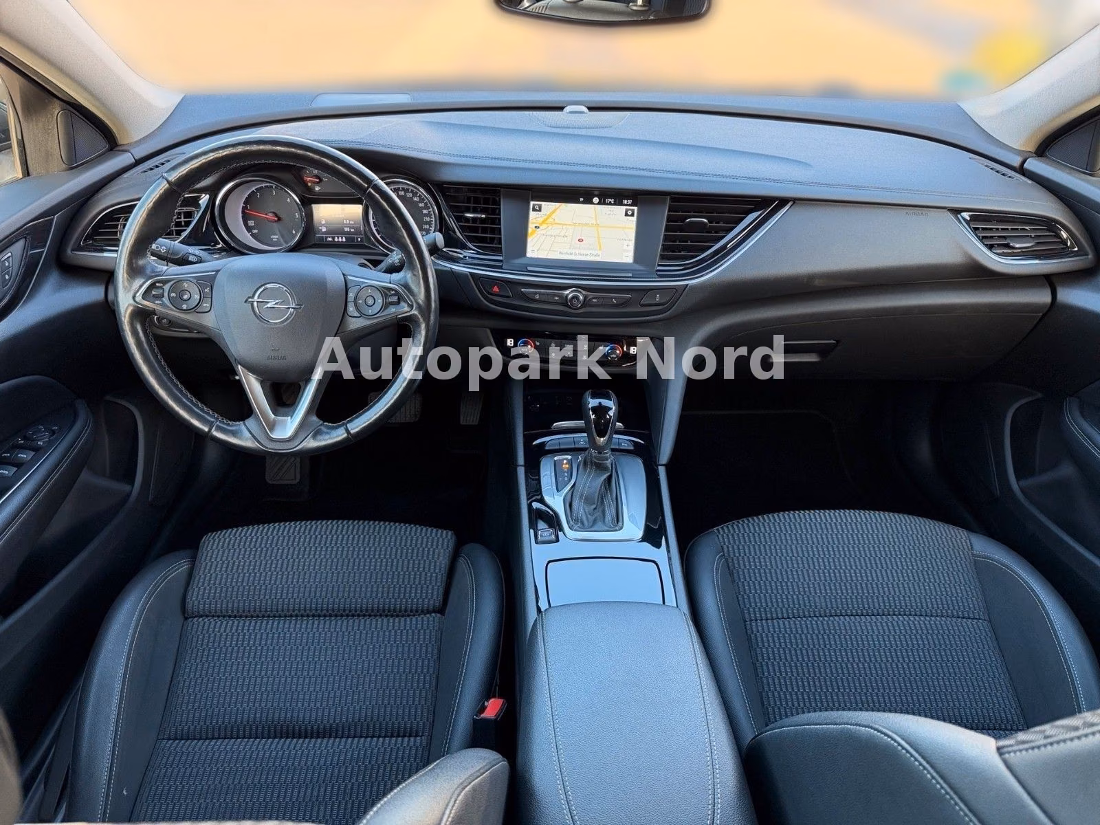 Opel Insignia 2.0D Aut. 128kW Elegance GS/1.HAND/LED