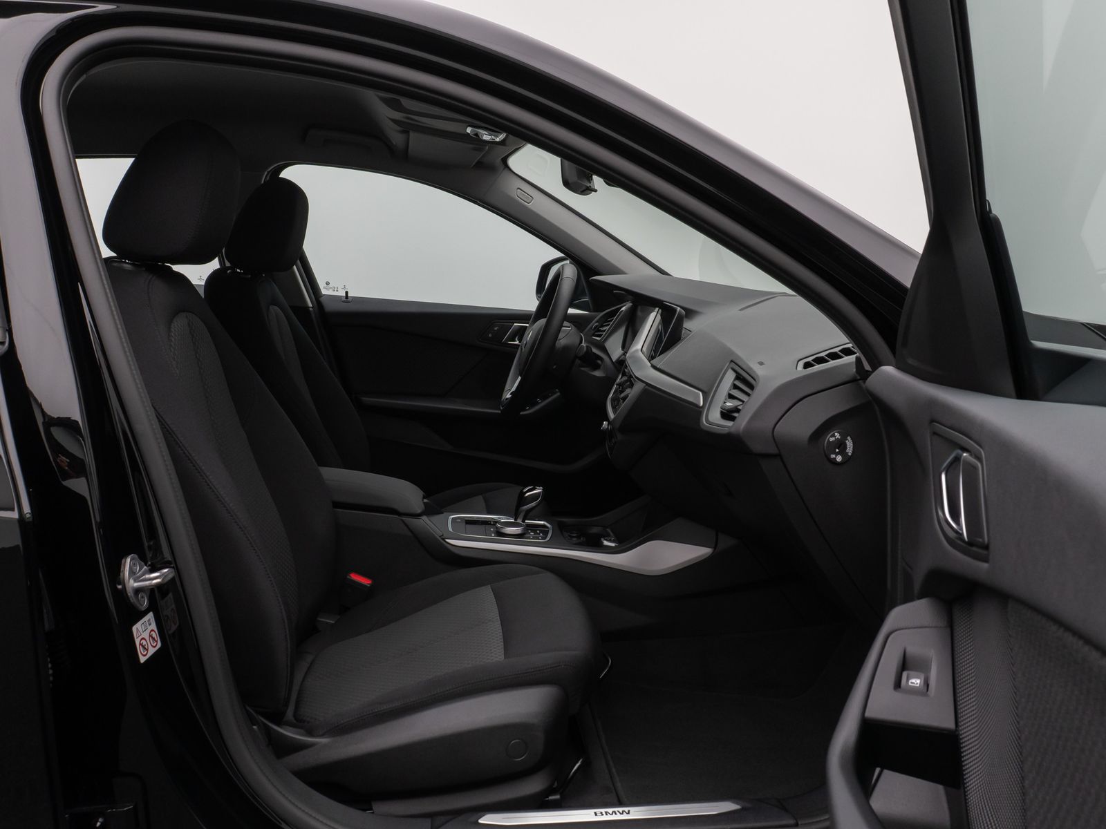 Fahrzeugabbildung BMW 118i DAB CockPitPro PDC LED Geschwindigkeitsreg