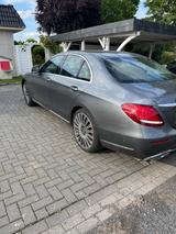 Mercedes-Benz 220 - Mercedes-Benz 220 mit Diesel-Antrieb