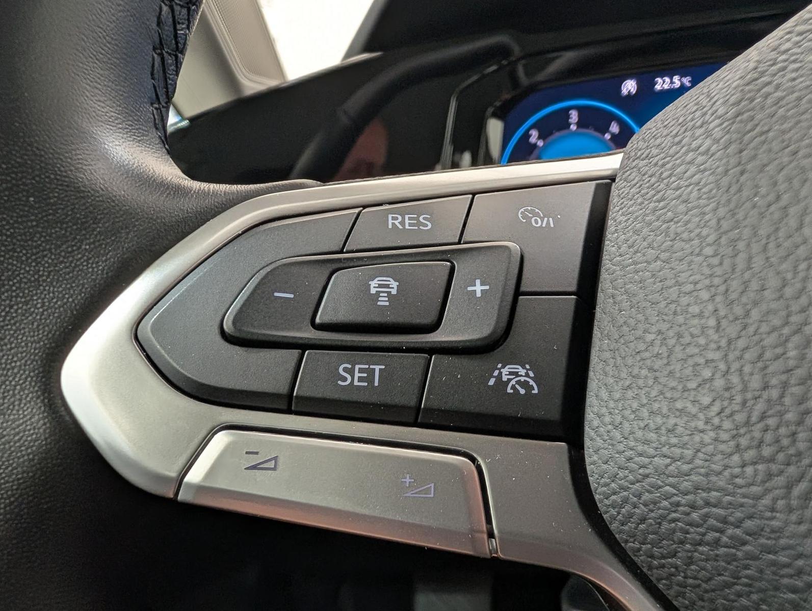 Volkswagen Golf 2.0 TDI DSG Life LED Navi virt.Cock ACC, миниатюра 26