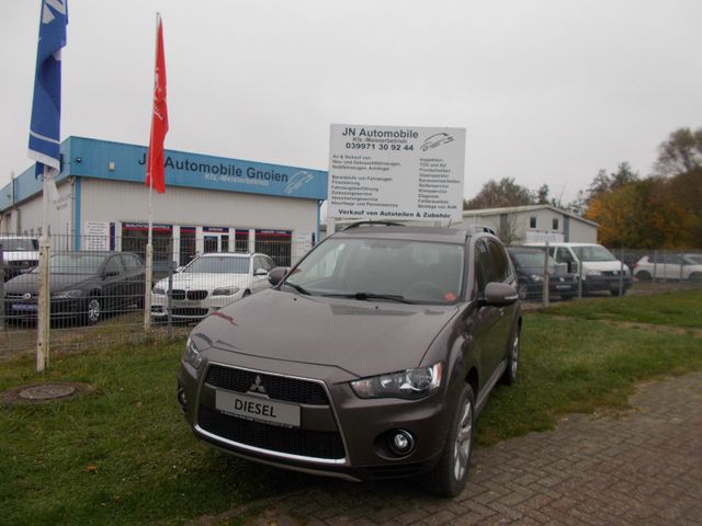 Mitsubishi Outlander Edition 2WD,Klima,AHK,6 Gang, 1 Hand !