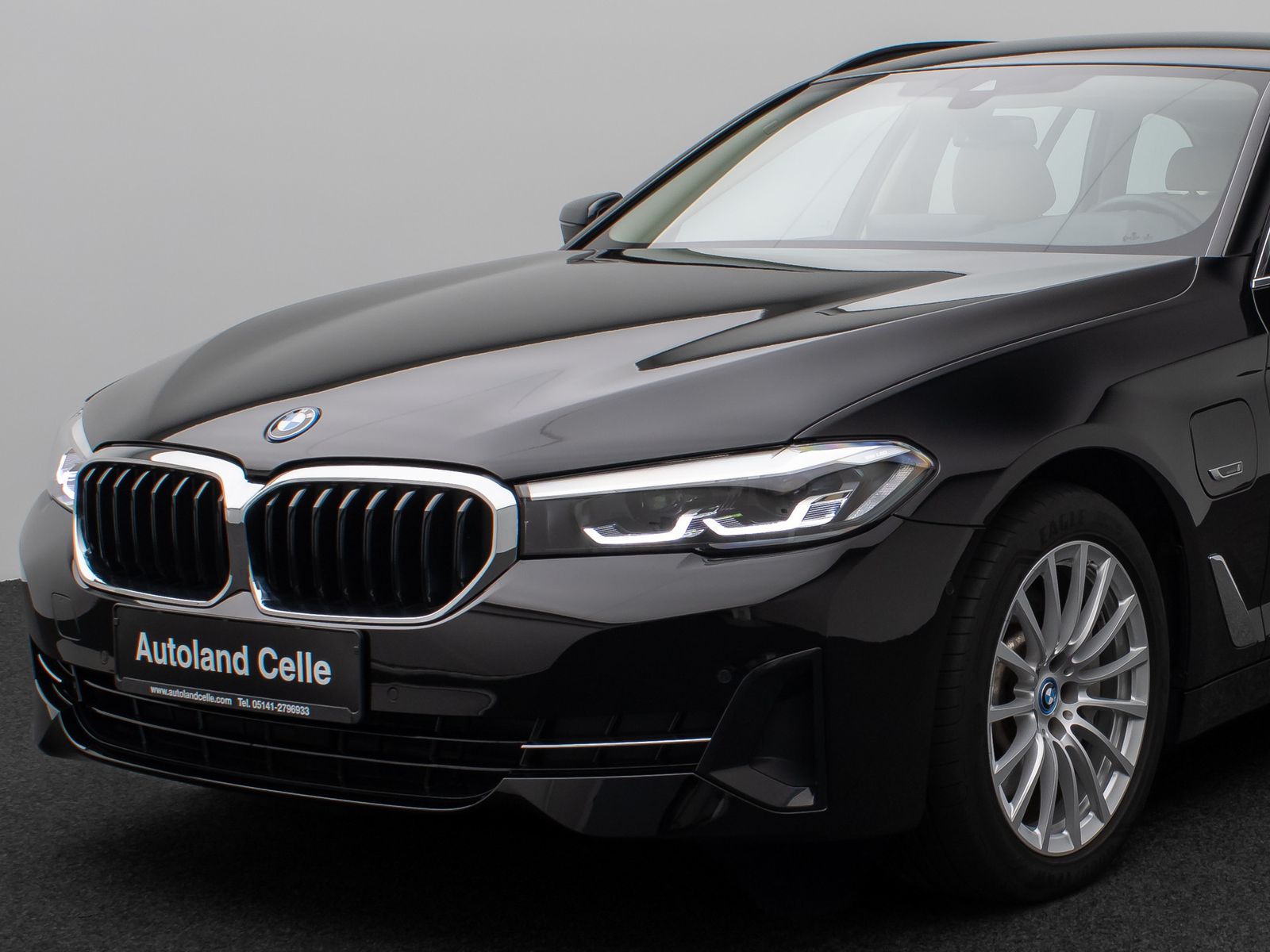 Fahrzeugabbildung BMW 530e xD DAB HiFi Leder Lenkradheizgung AHK Alarm
