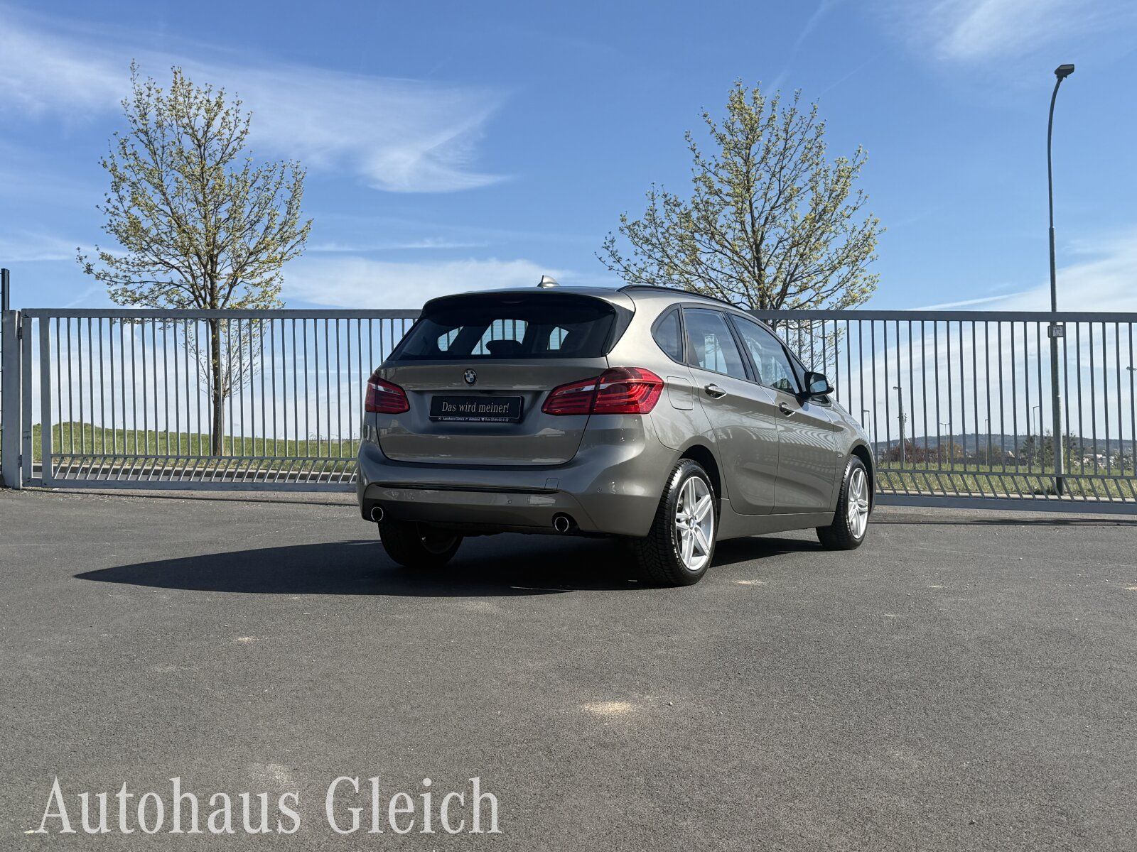 Fahrzeugabbildung BMW 2er Active Tourer - 220i Sport Line Autom./Klima