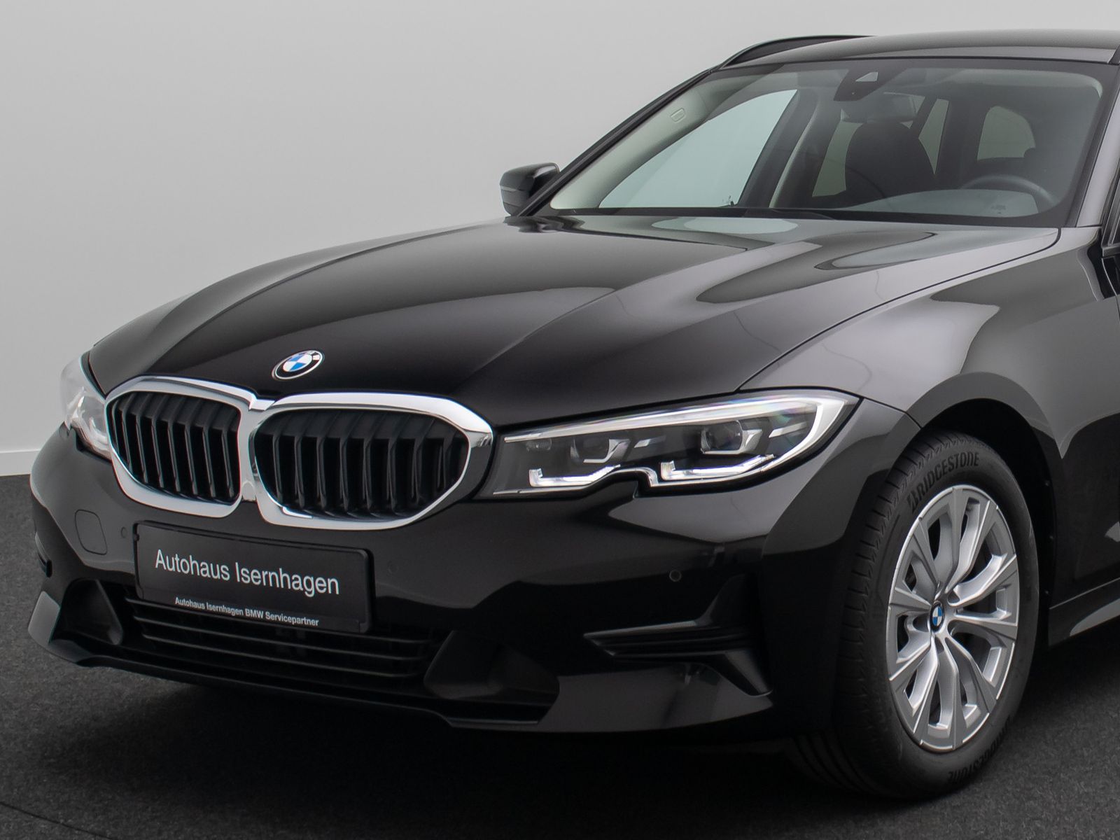 Fahrzeugabbildung BMW 318d DAB CockPitPro Fernlichtassist PDC Sport