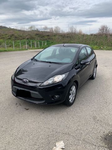 Ford Fiesta 1.4 TDCi 70CV 5 porte Titanium