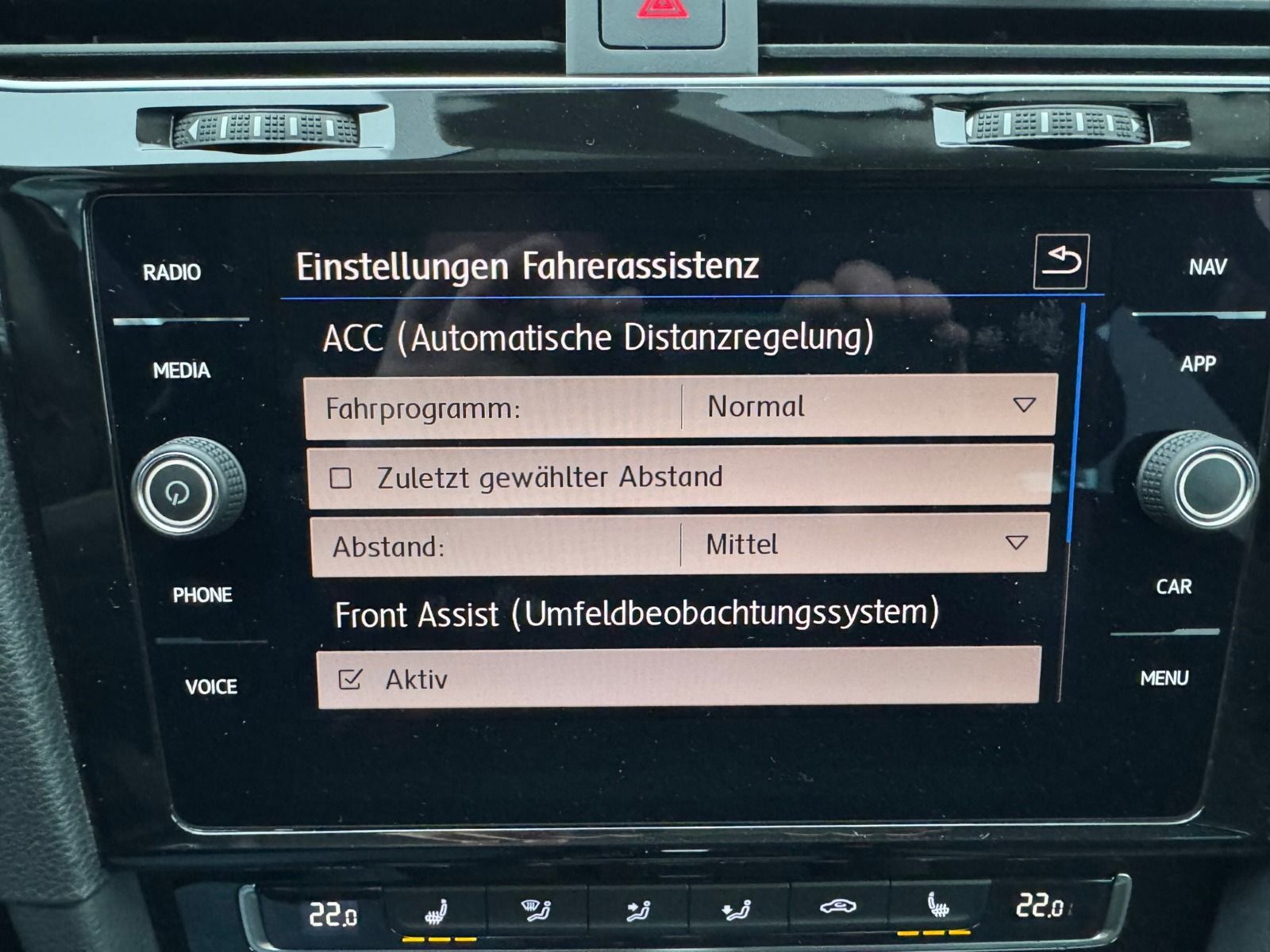 Fahrzeugabbildung Volkswagen Golf Variant 7 1.5 TSI DSG*NAVI*LED*SHZ*PDC