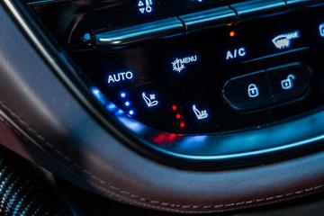 2020 Aston Martin DBX 缩略图 37
