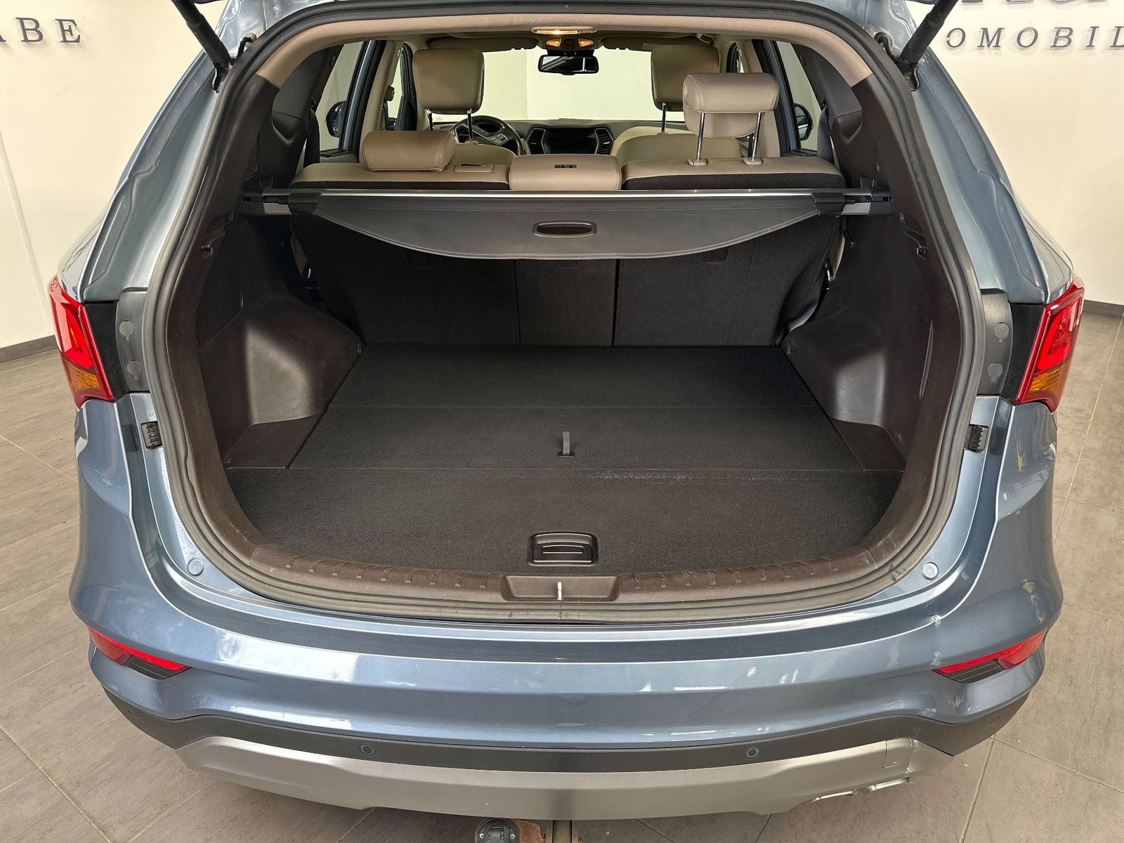 Fahrzeugabbildung Hyundai Santa Fe 2.2 CRDi 4WD Automatik NAV+XEN+PANO+AHK