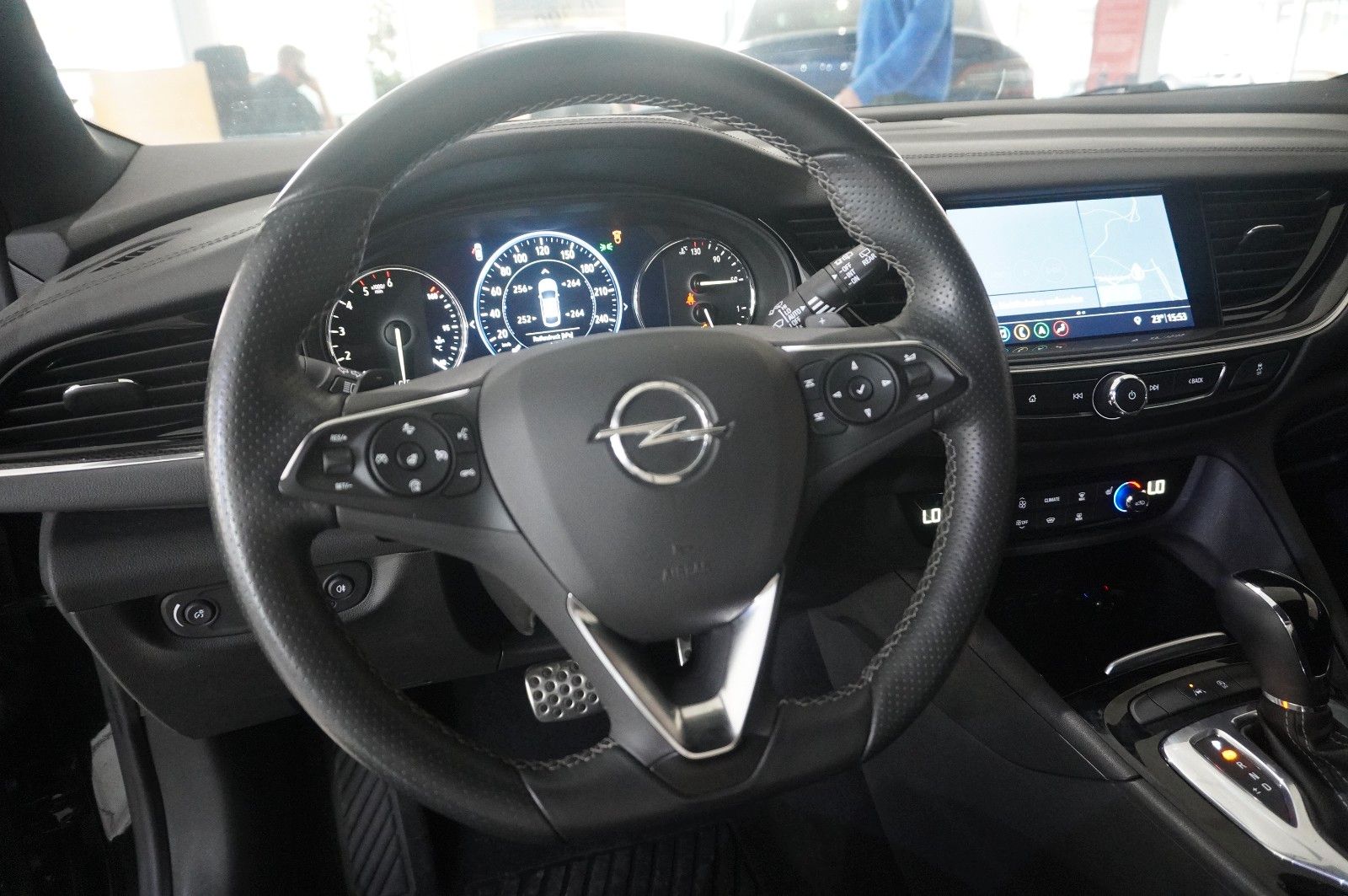 Fahrzeugabbildung Opel Insignia B ST 2.0D ULTIMATE NAVI/LED/OPC/VIRTU.