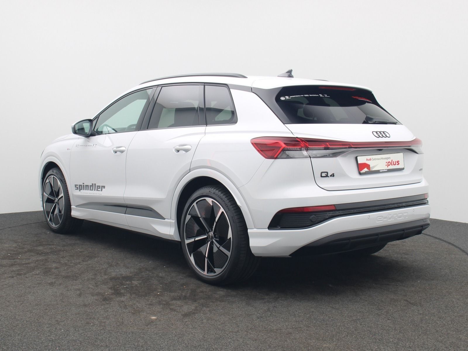Audi Q4 e-tron S-Line 45 quattro Matrix Pano AHK foto 5