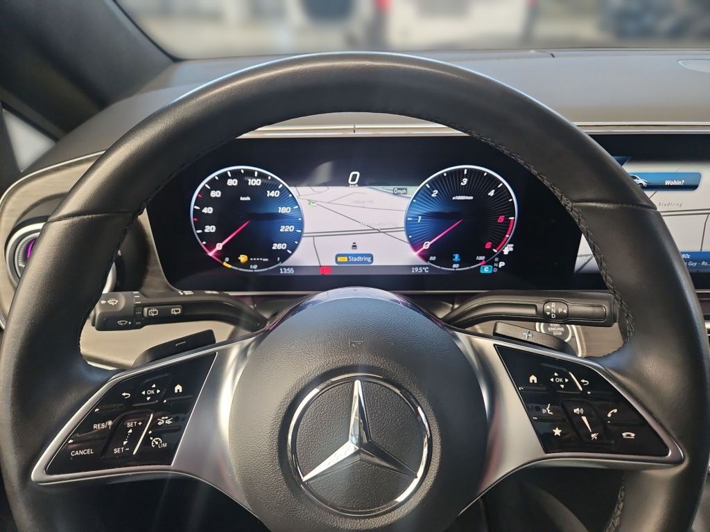 Fahrzeugabbildung Mercedes-Benz V 300 AVG extralang 4x4 8 Sitze elektr. ST STHZ