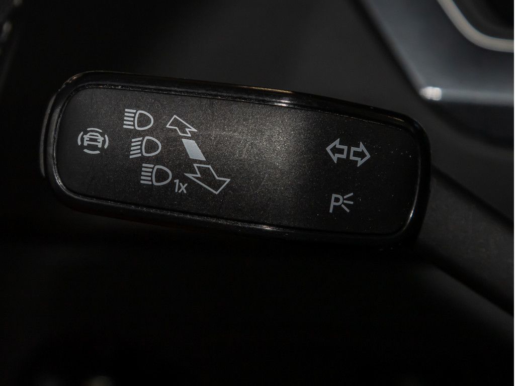 Volkswagen Tiguan Hybrid R-Line PANO MATRIX AHK HUD PANO foto 24