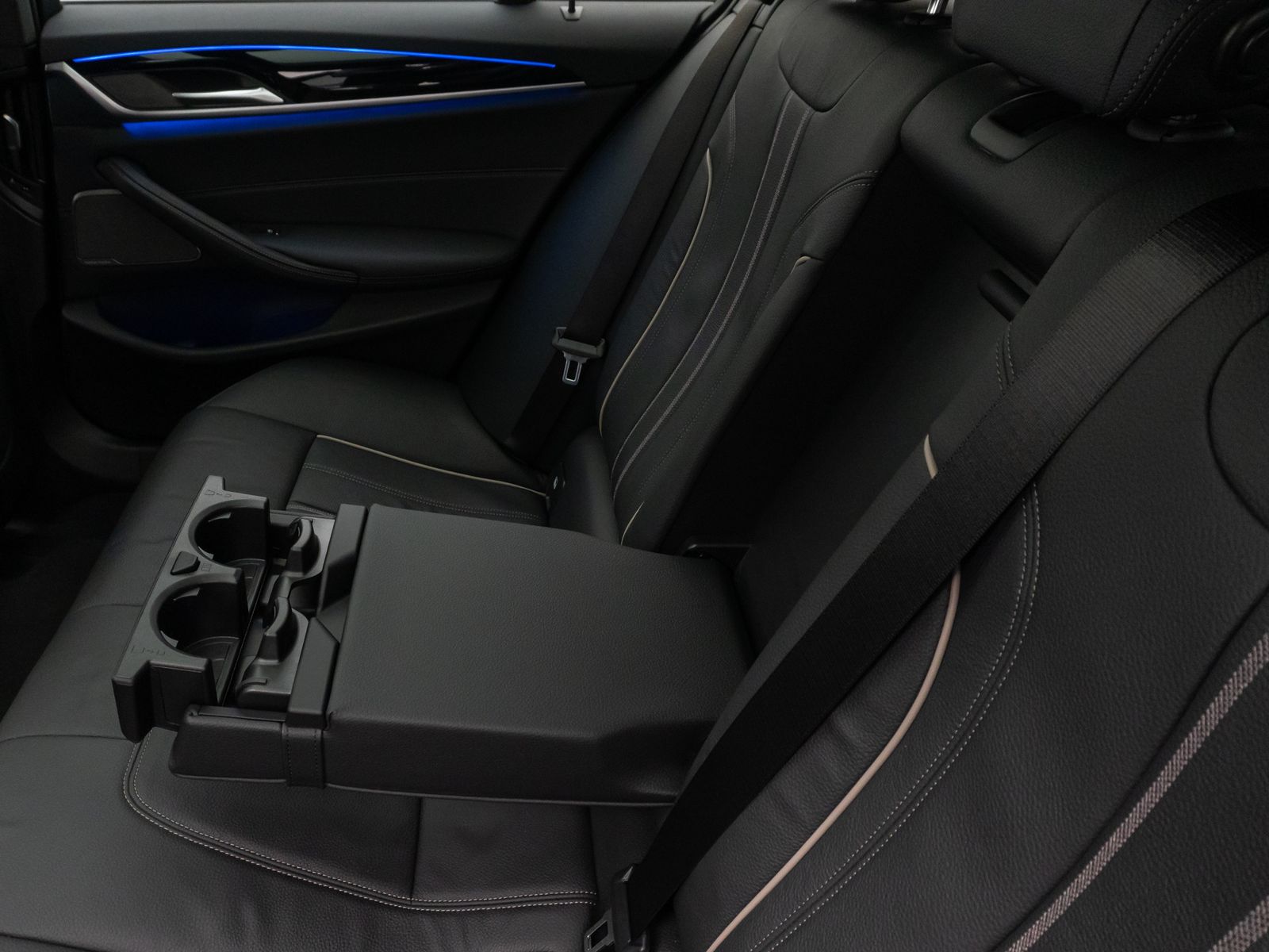 Fahrzeugabbildung BMW 540d xD M Sport Panoram Kamera Laser HUD DAB H/K