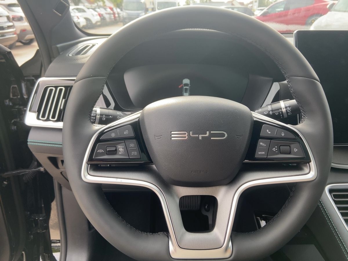 BYD SEAL U