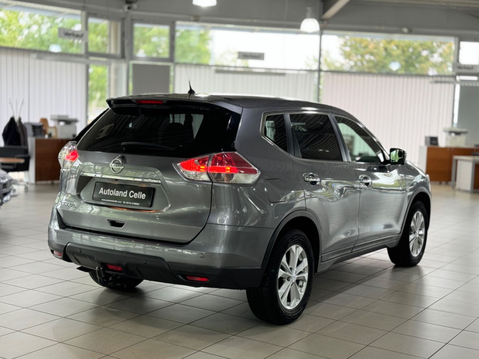 Fahrzeugabbildung Nissan X-Trail Acenta Panorama PDC Navi AHK 7Sitz Stzhz