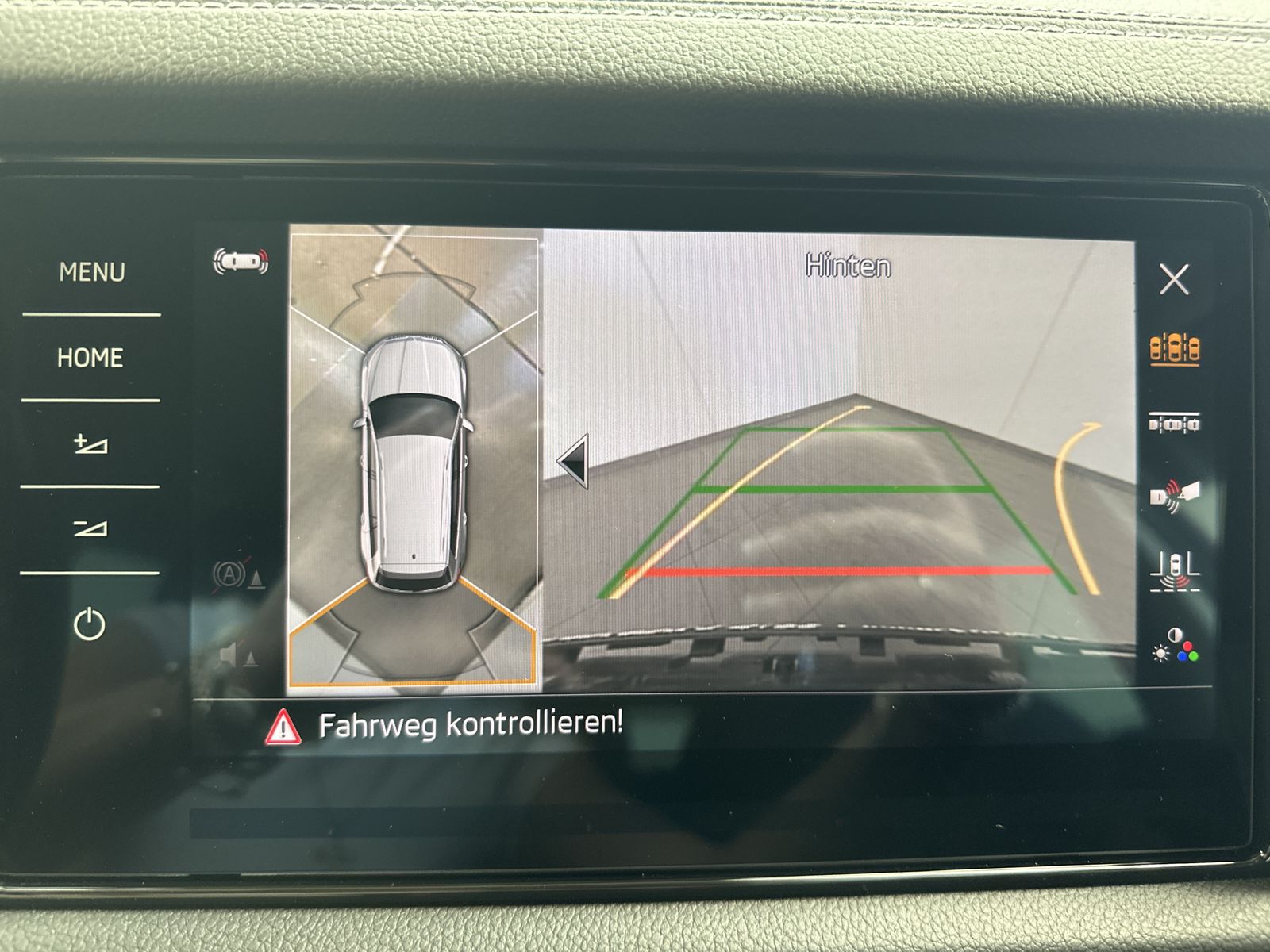 Fahrzeugabbildung SKODA Kodiaq 4x4 L&K NAV+MATRIX+360+PANO+AHK+STANDHEIZ