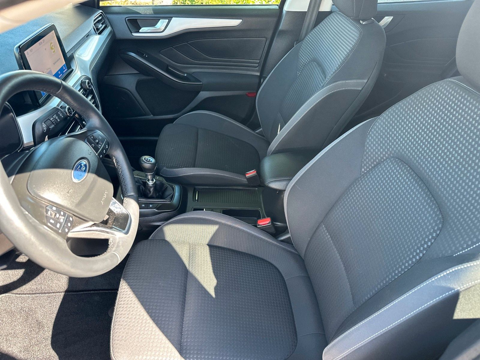 Fahrzeugabbildung Ford Focus Turnier Cool & Connect LED, Technologie