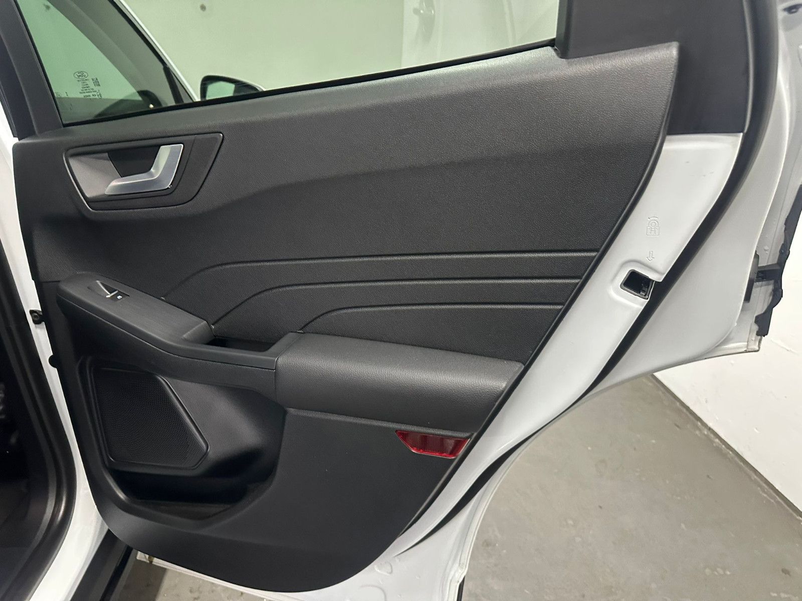Fahrzeugabbildung Ford Kuga 2,5 Hybrid Titanium *NAVI*KLIMA*SH*360