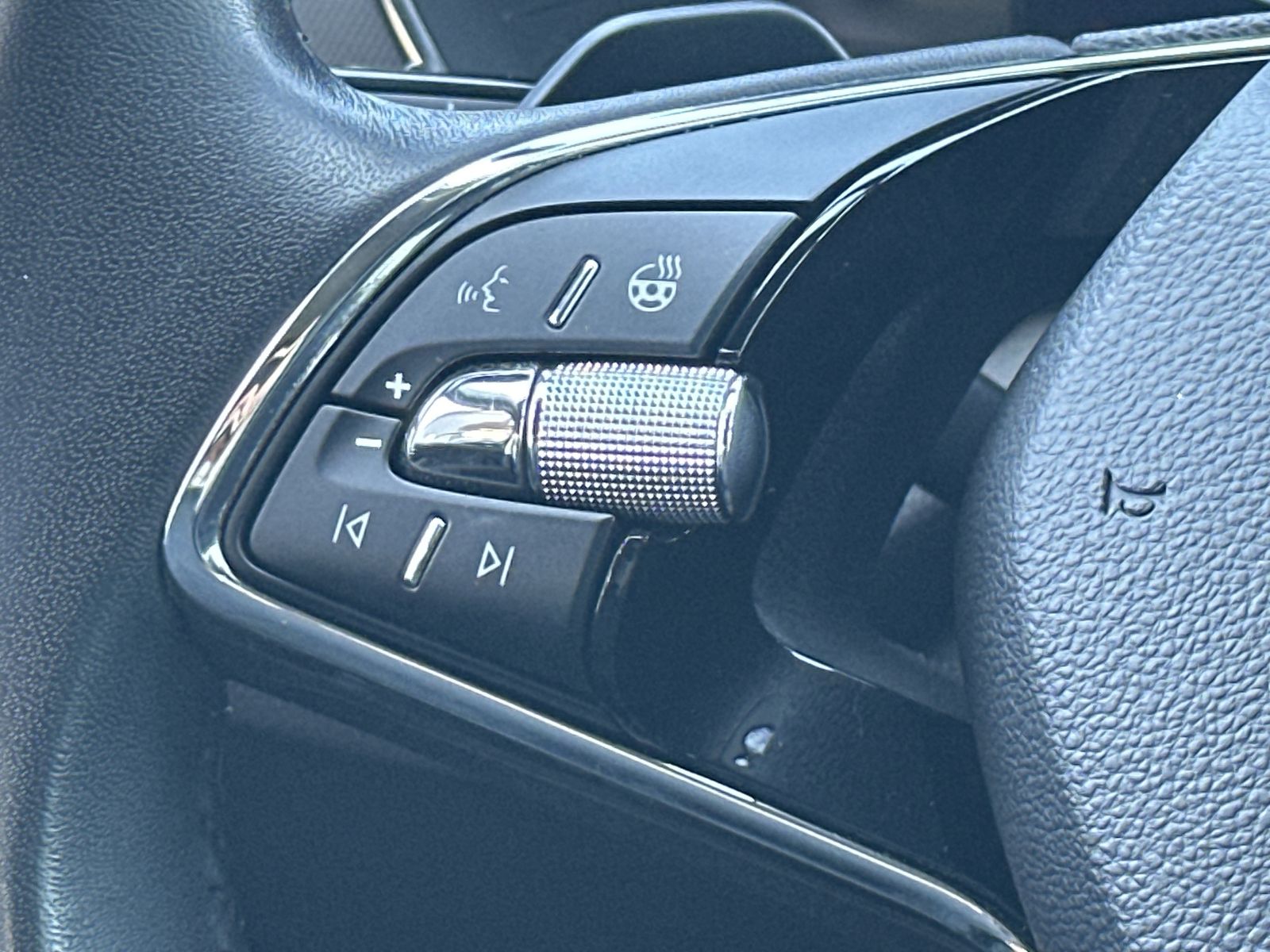 Fahrzeugabbildung SKODA Octavia Combi Clever 4x4 NAV+LED+ACC+HEAD-UP+VC