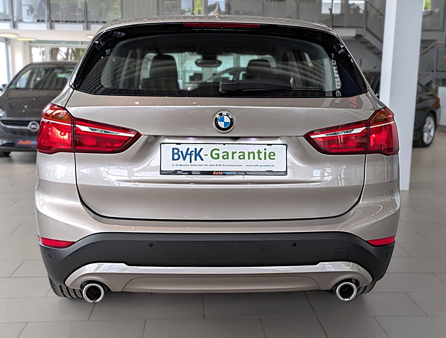 BMW X1 sDrive 18 d AUT. NAVI SITZH. 1.Hd SCHECKH.BMW foto 8
