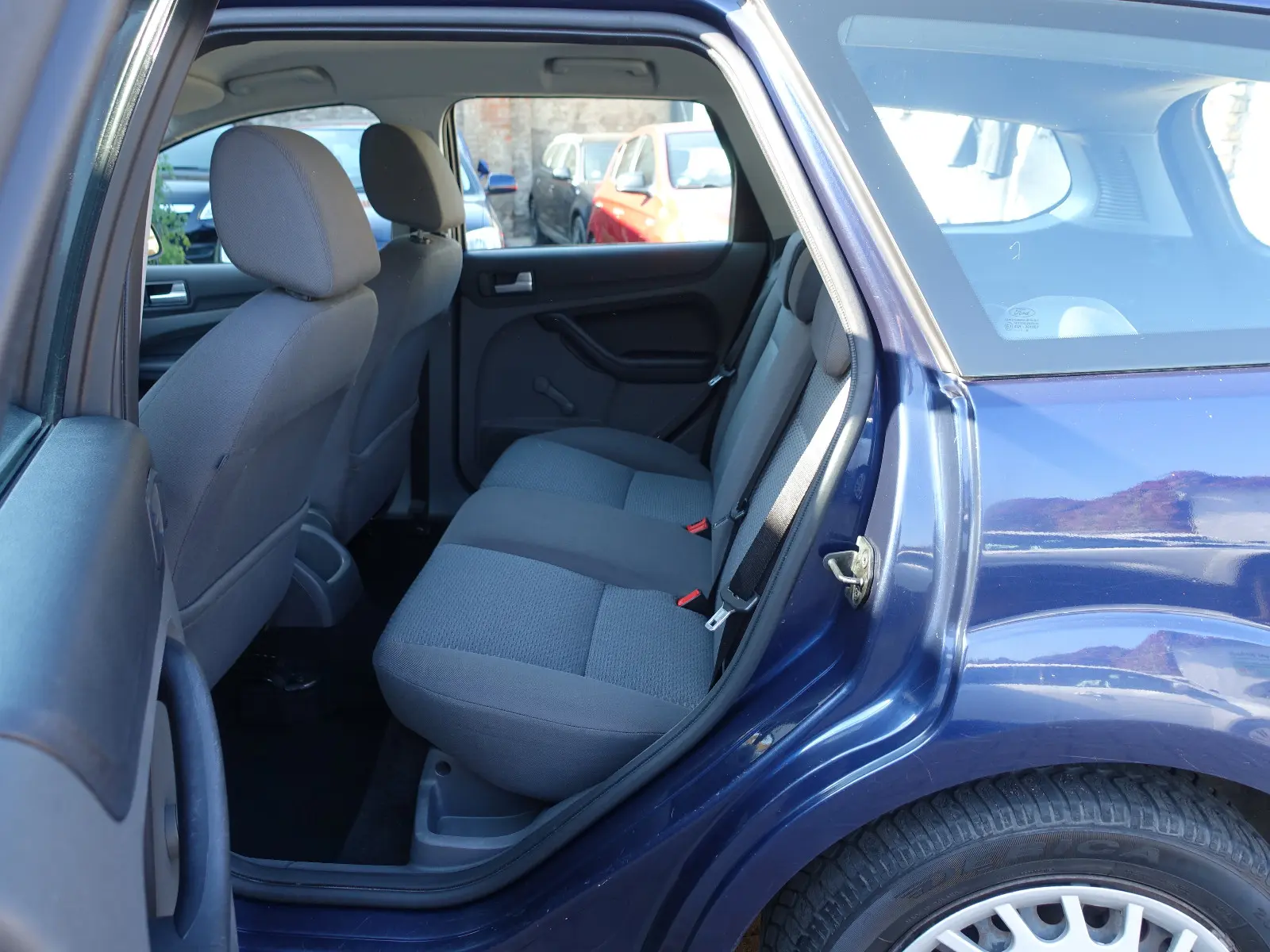 Ford Focus 2006 — photo 8